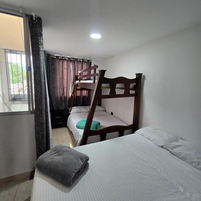 Casa Familiar con Vista a las Montañas A Minutos del Centro de Armenia - Casa de 4 dormitorios - 10
