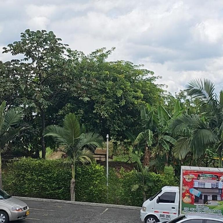 Casa Familiar con Vista a las Montañas A Minutos del Centro de Armenia - Casa de 4 dormitorios - 14