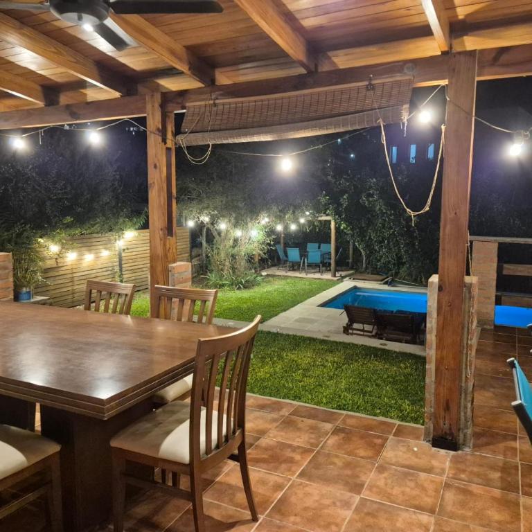 Casa con pileta en las sierras - Three-Bedroom House - 55