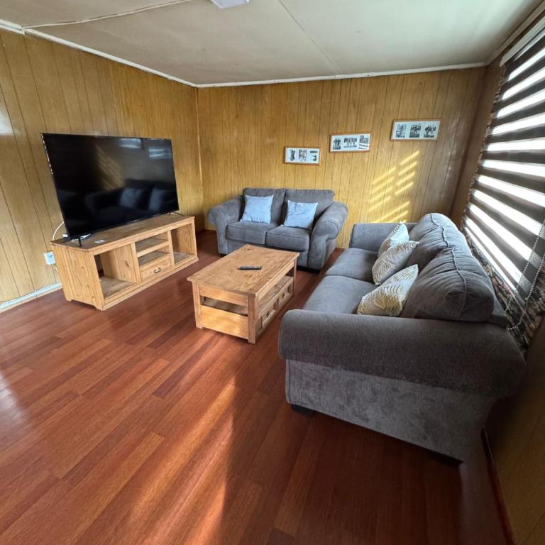 Casa Magallánica por día para Familia compuesta de 4 personas - Three-Bedroom House - 3