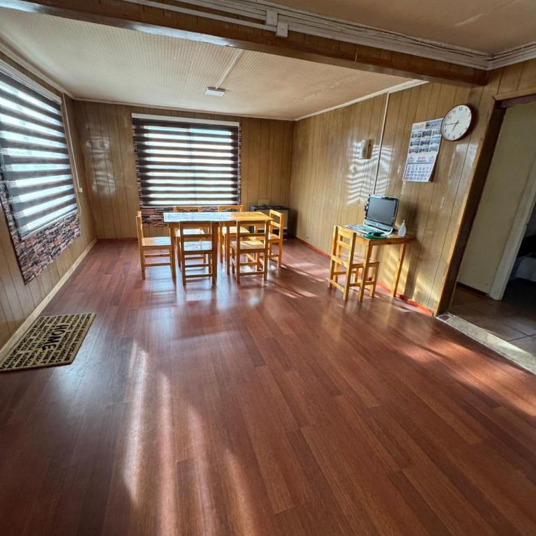 Casa Magallánica por día para Familia compuesta de 4 personas - Three-Bedroom House - 6
