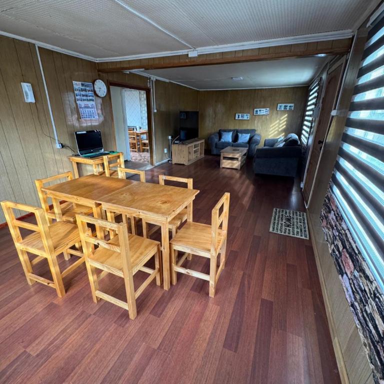 Casa Magallánica por día para Familia compuesta de 4 personas - Three-Bedroom House - 9