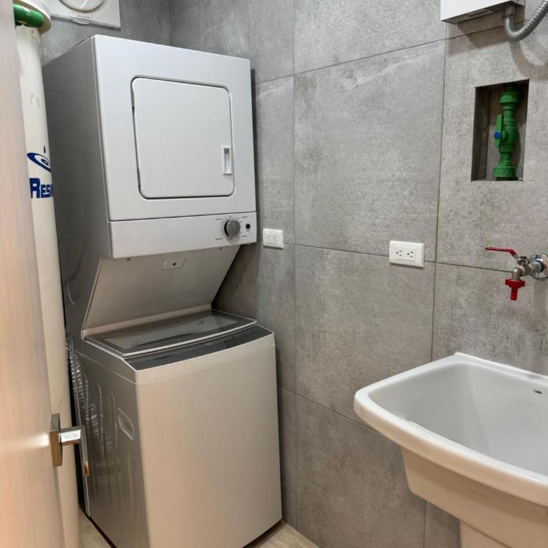 Los Marcano APT3 - Two-Bedroom Apartment - 4
