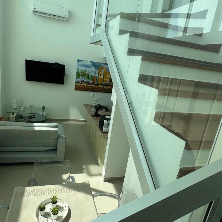Espectacular apartamento vista al centro y al Mar - Three-Bedroom Apartment - 16