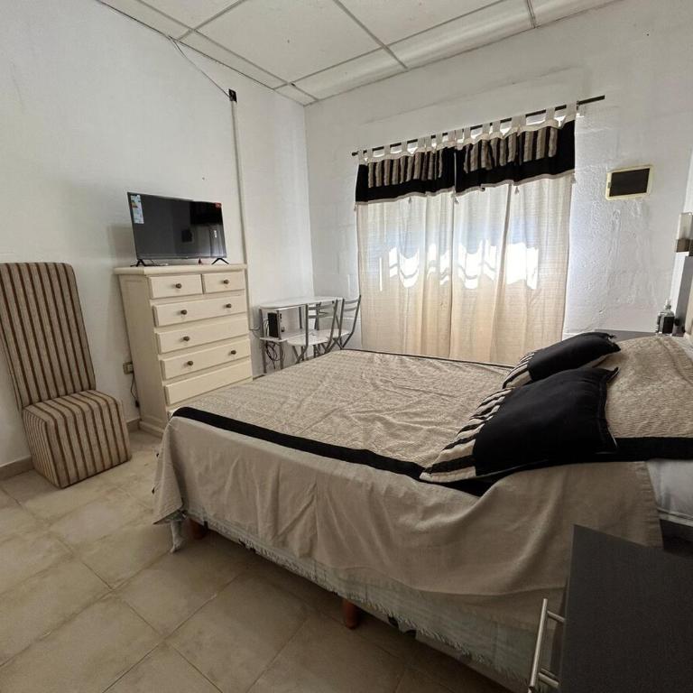 Primer piso completo - Two-Bedroom Apartment - 8