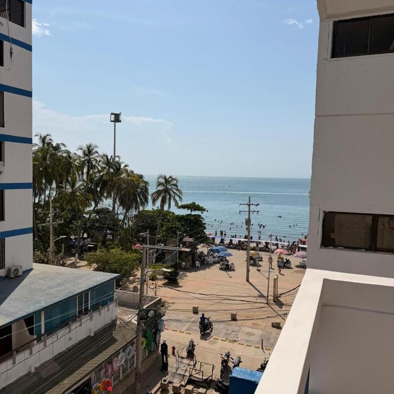 Apartamento Rodadero Con Vista al Mar Edificio Karey 404 - Three-Bedroom Apartment - 1