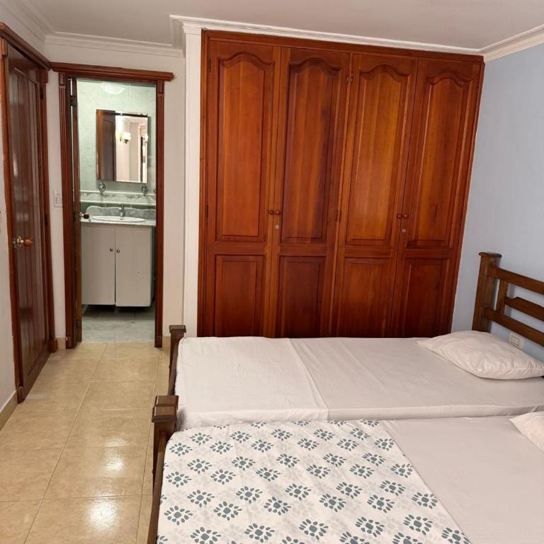 Apartamento Rodadero Con Vista al Mar Edificio Karey 404 - Three-Bedroom Apartment - 6