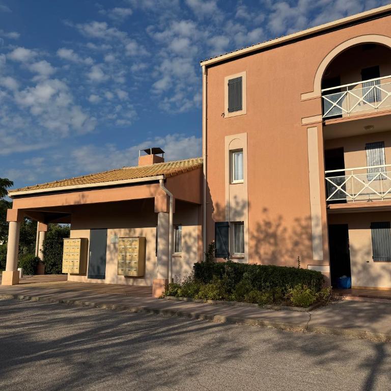 Les Soleillades - T2 cosy pour 4 pers - Piscine, parking privé, à 100m de la plage - LaConciergerieByNina - Appartement 1 Chambre - 2