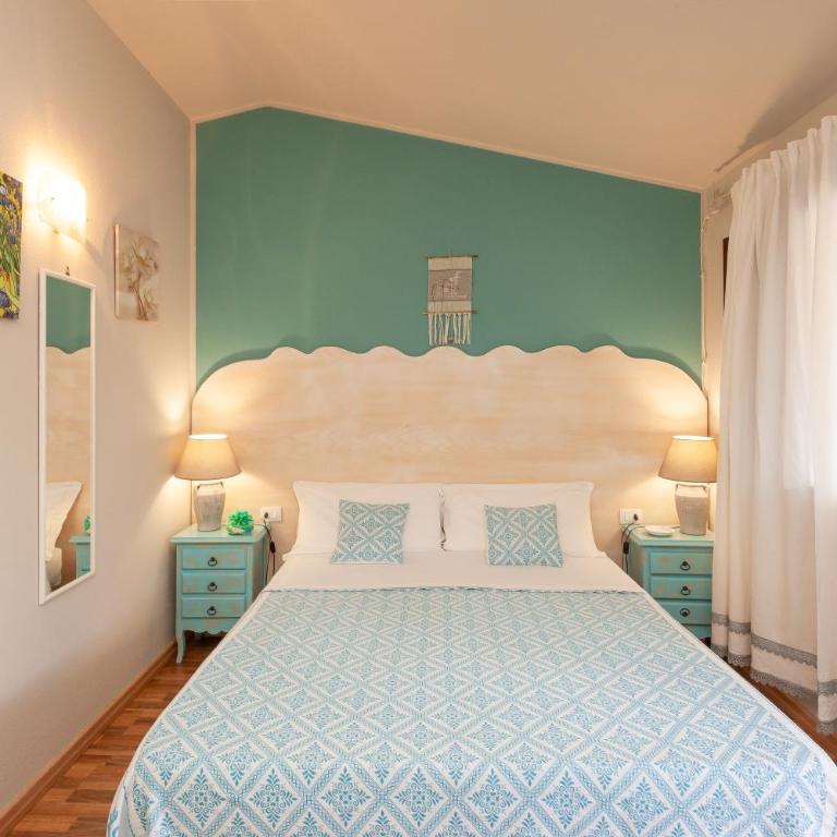 Domus Francy - Double Room with Terrace - 1