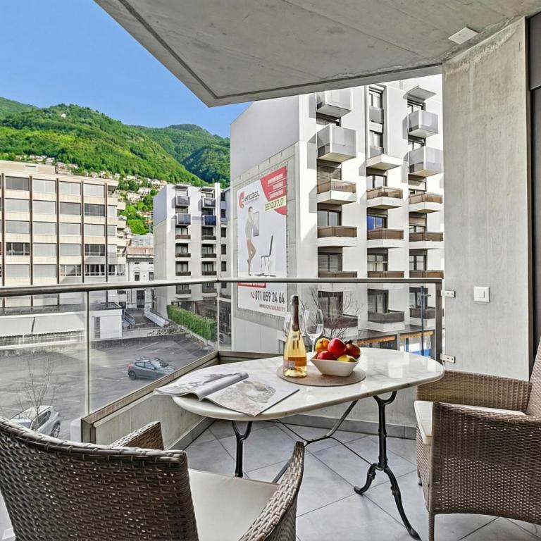 Locarno Centro Apartment 2BR with Private Garage - Happy Rentals - Apartamento con balcón - 2