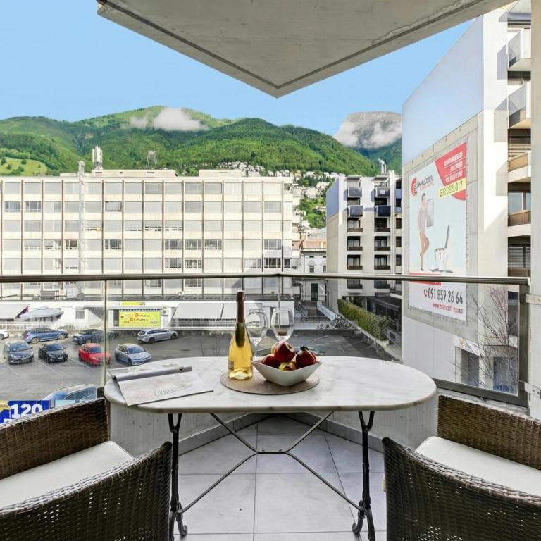 Locarno Centro Apartment 2BR with Private Garage - Happy Rentals - Apartamento con balcón - 12