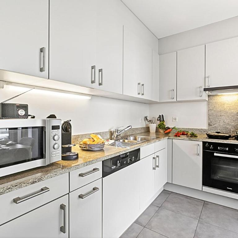 Locarno Centro Apartment 2BR with Private Garage - Happy Rentals - Apartamento con balcón - 21