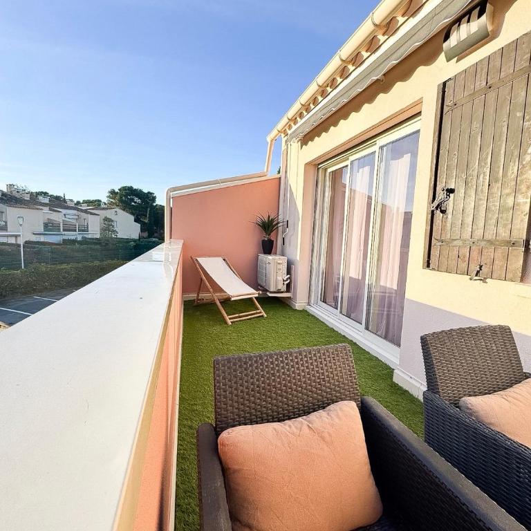 Lilas clim balcon piscine parking privé - Apartment with mezzanine - 2
