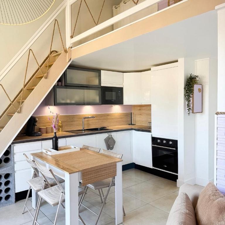 Lilas clim balcon piscine parking privé - Apartment with mezzanine - 1