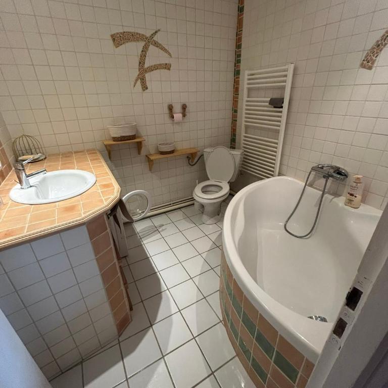 Appartement Cosy avec Vue Montagne, Balcon & Parking Gratuit - Appartement 1 Chambre - 7