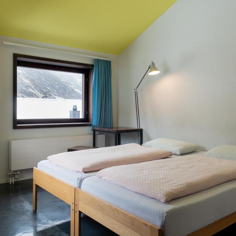 Zermatt Youth Hostel - Doppelzimmer mit eigenem Bad - 5