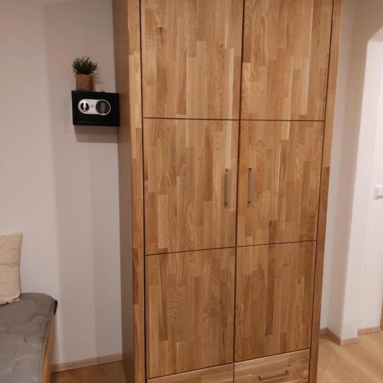 Haus Steinbock - Dreibettzimmer mit Dusche - 5