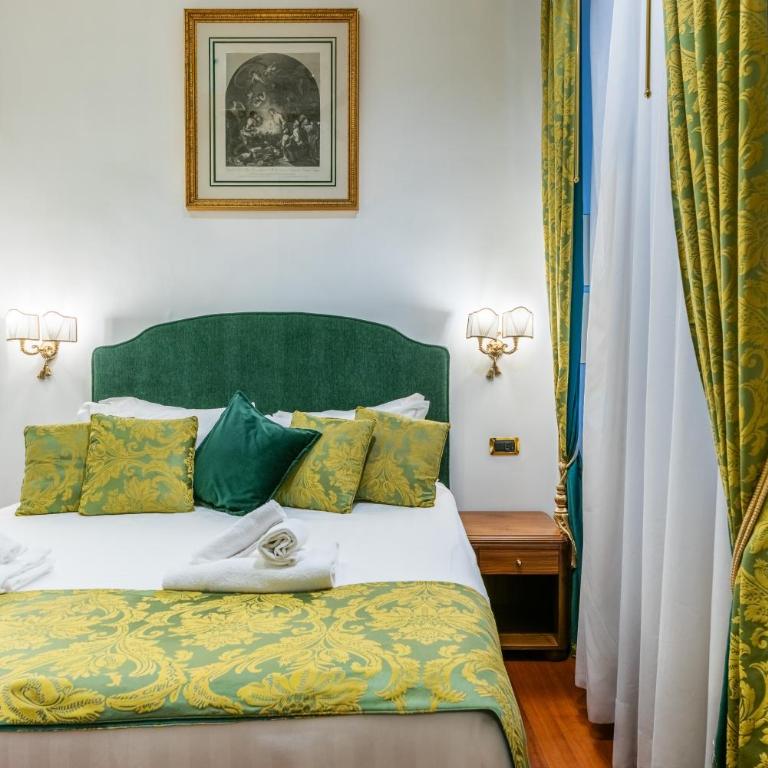Pantheon Antique Suite - Queen Suite - 23