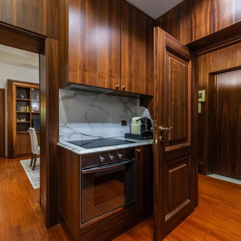 Pantheon Antique Suite - Queen Suite - 14