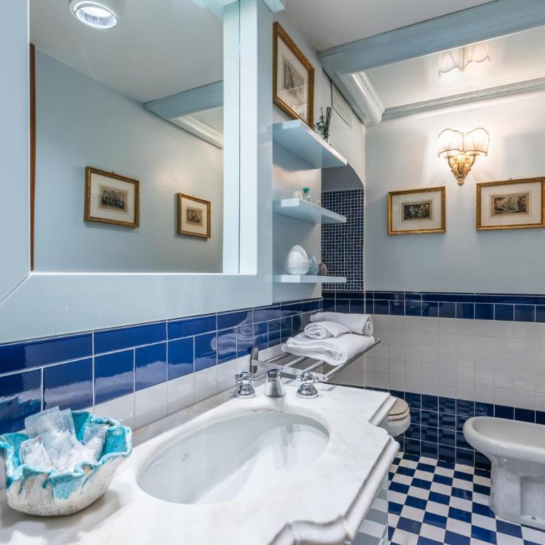Pantheon Antique Suite - Queen Suite - 30