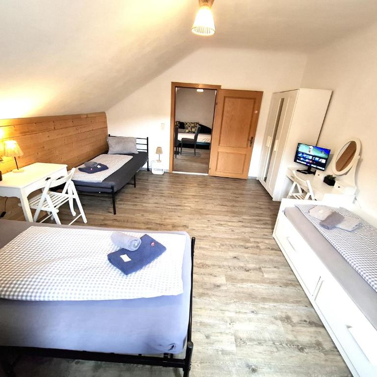 Raben Apartment Leoben Donawitz nahe voestalpine, Monteurunterkunft, Monteurzimmer in Monteurwohnung, Langzeitaufenthalte für Handwerker, Monteure und Arbeiter - Apartment mit 4 Schlafzimmern - 4
