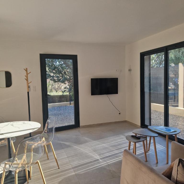 Le jas fleuri - Appartement 1 Chambre - Vue sur Jardin - 45