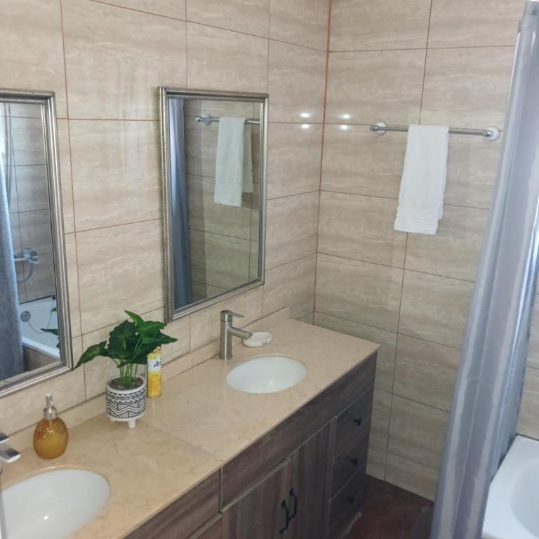 Dulces Sueños - Three-Bedroom House - 4