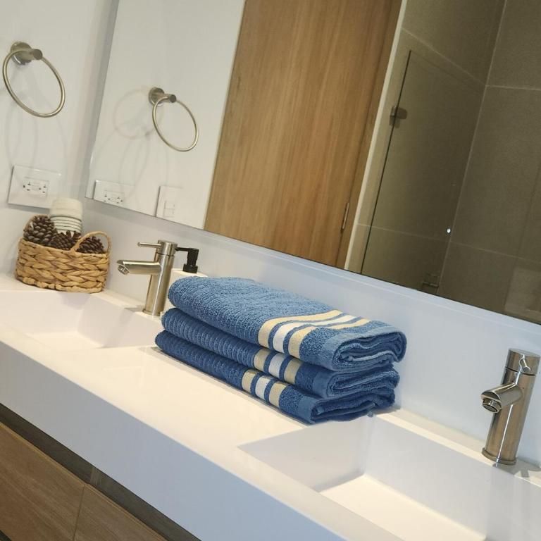 Con jacuzzi privado, laguna y Paddle board - Three-Bedroom Apartment - 16