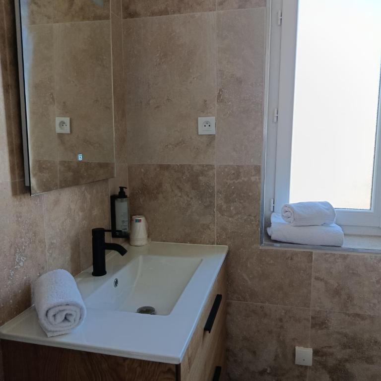 Hotel De Provence - Chambre Familiale Standard - 4