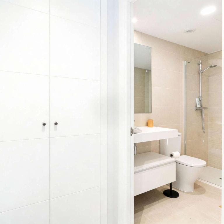 Bayside Luxury Steps from the Beach-Stylish apartment near beach pool & shops - Apartamento - 8