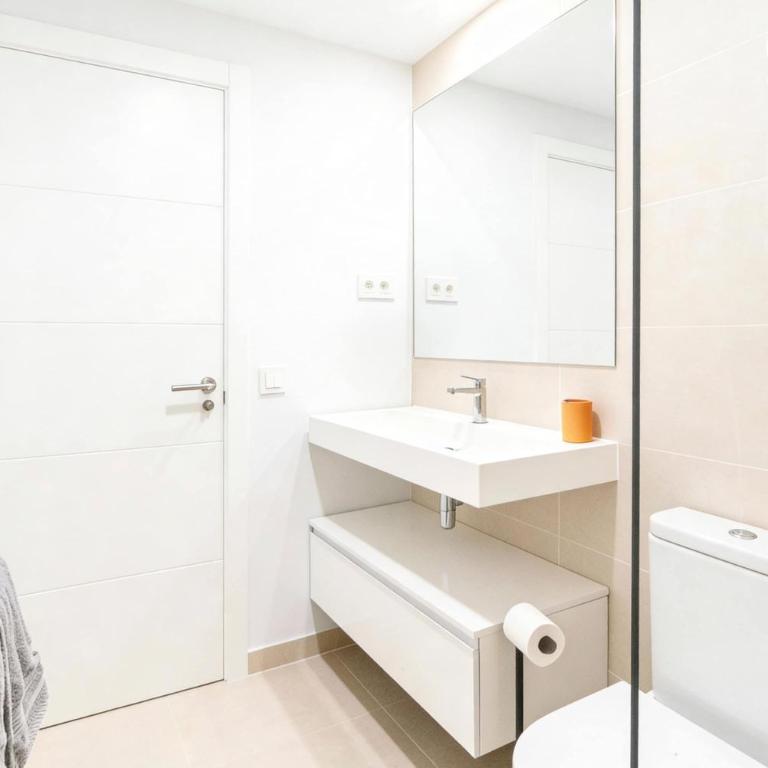 Bayside Luxury Steps from the Beach-Stylish apartment near beach pool & shops - Apartamento - 28