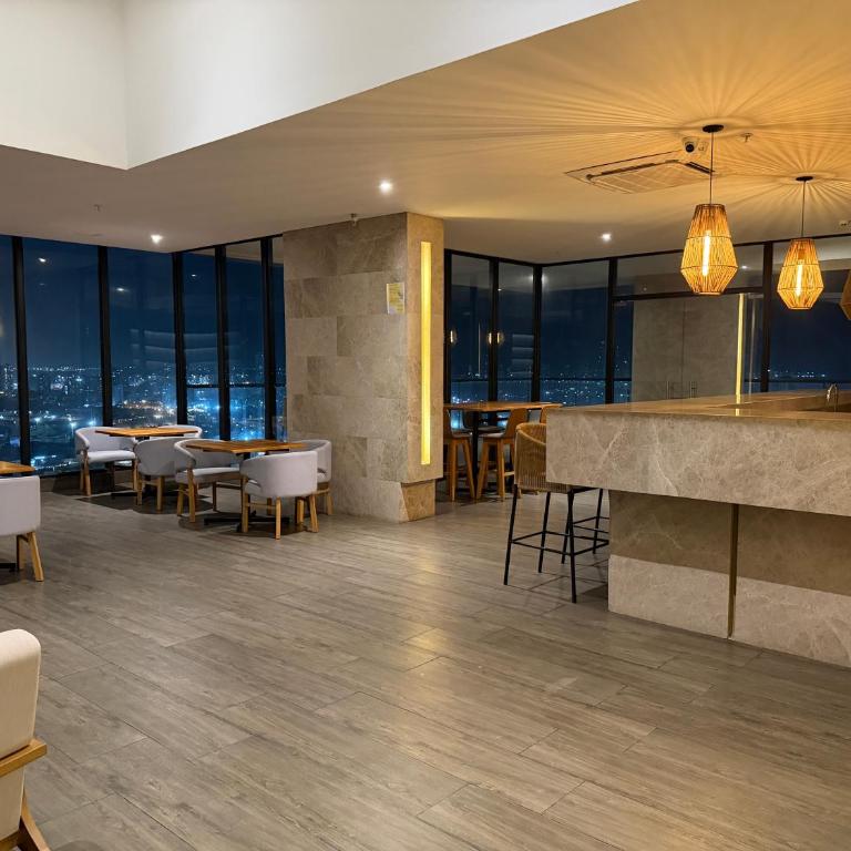 Murano Centro1 26floor,rooftop,infinity pool & views byIMZ - Two-Bedroom Apartment - 56
