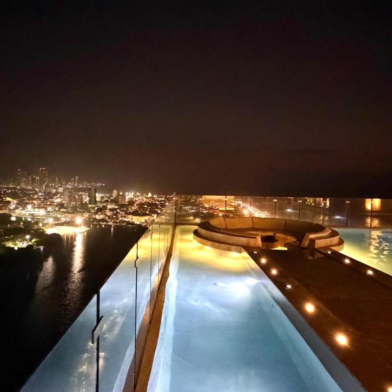 Murano Centro1 26floor,rooftop,infinity pool & views byIMZ - Two-Bedroom Apartment - 9