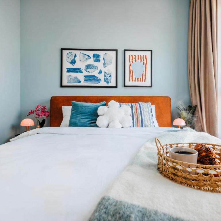 WF Sky Charm with Terraces & Billiard - Three-Bedroom Premium Apartment with Balcony - 46