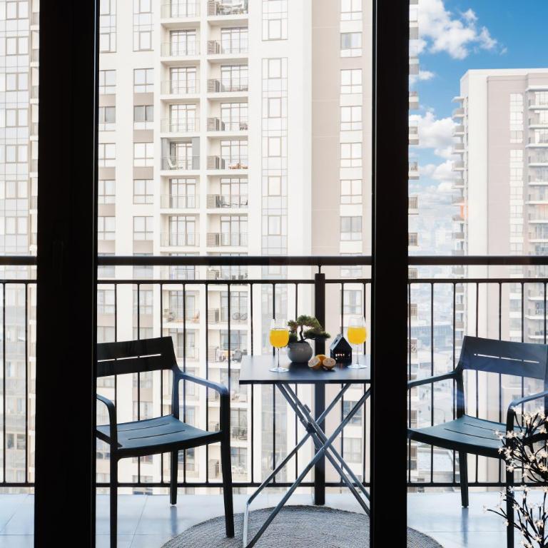 WF Sky Charm with Terraces & Billiard - Three-Bedroom Premium Apartment with Balcony - 37