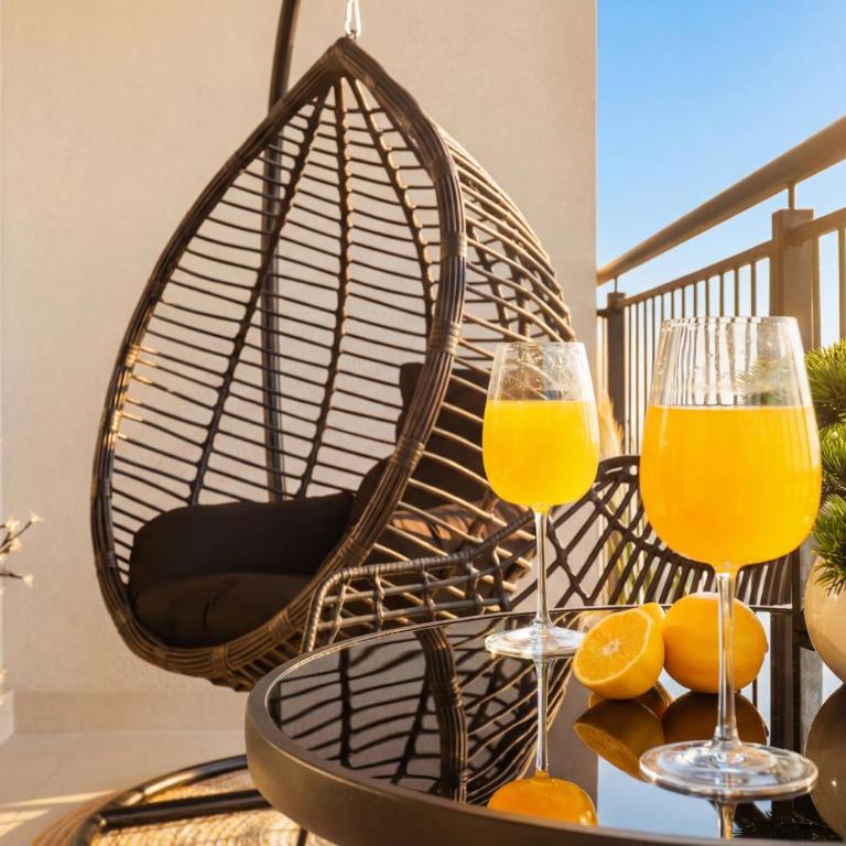 WF Sky Charm with Terraces & Billiard - Three-Bedroom Premium Apartment with Balcony - 50