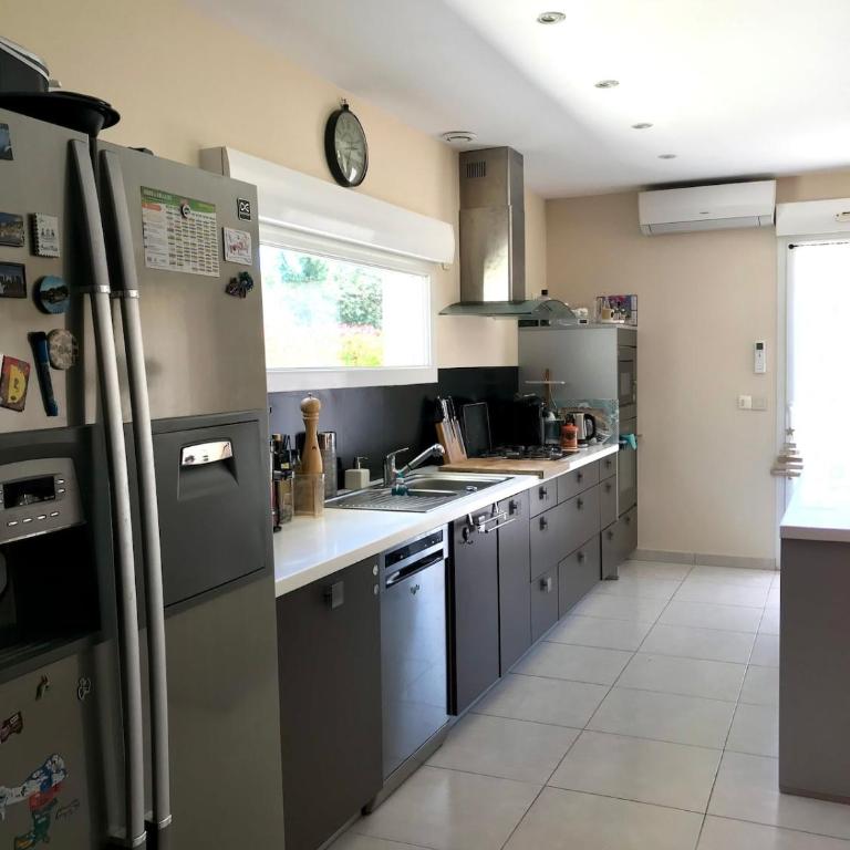 Villa Provençale 10 pers, Piscine Chauffée, Spa Jacuzzi, 20 min Cannes-Nice - Villa - 3