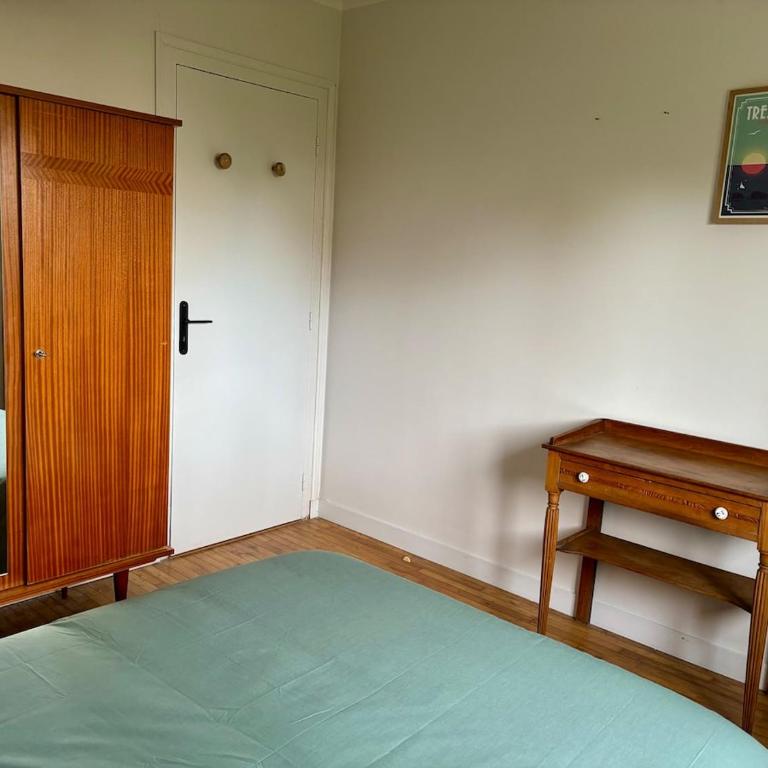 Maison à 10 min à pied de la plage, 2 min du GR34 - Two-Bedroom House - 12