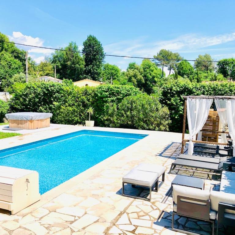 Villa Provençale 10 pers, Piscine Chauffée, Spa Jacuzzi, 20 min Cannes-Nice - Villa - 30
