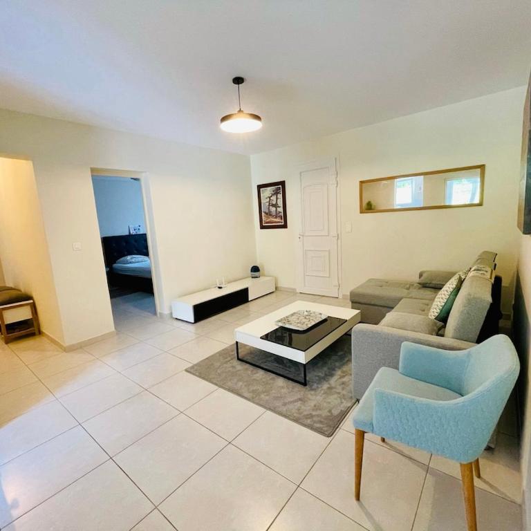 Villa Provençale 10 pers, Piscine Chauffée, Spa Jacuzzi, 20 min Cannes-Nice - Villa - 59