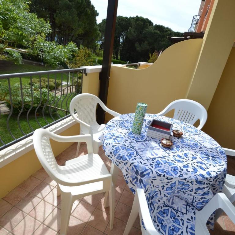 Seafront apartment with shared pool - Appartamento - 1