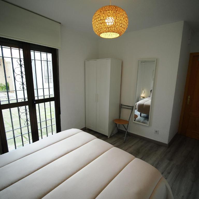 Calle San Basilio - Patios. Aparcamiento gratis - Apartamento de 2 dormitorios - 2