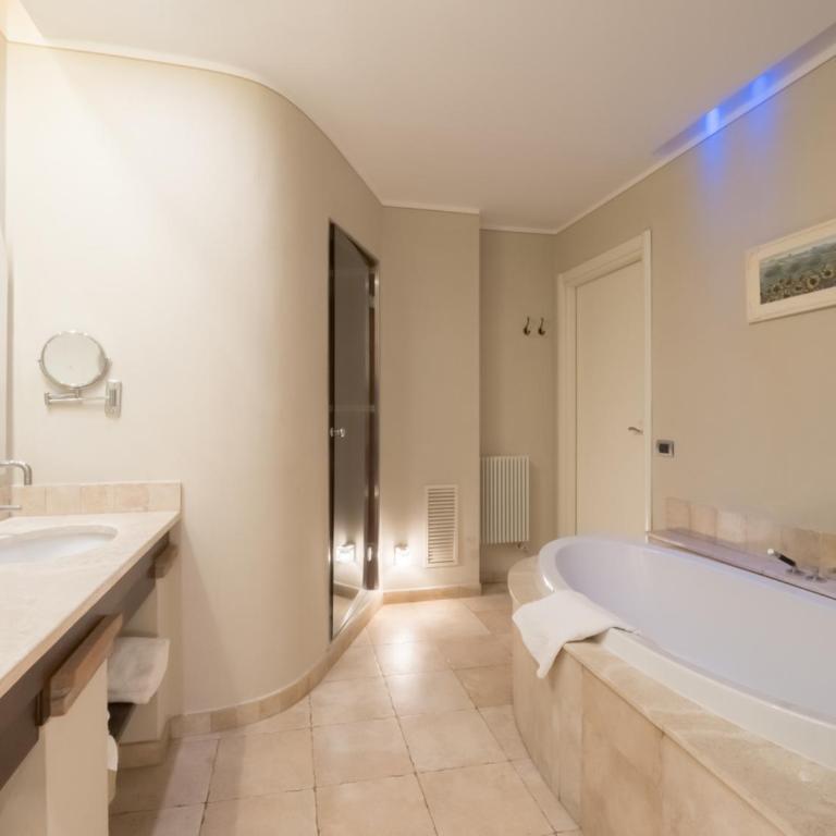 Vogue Hotel Arezzo - Camera Familiare - 1