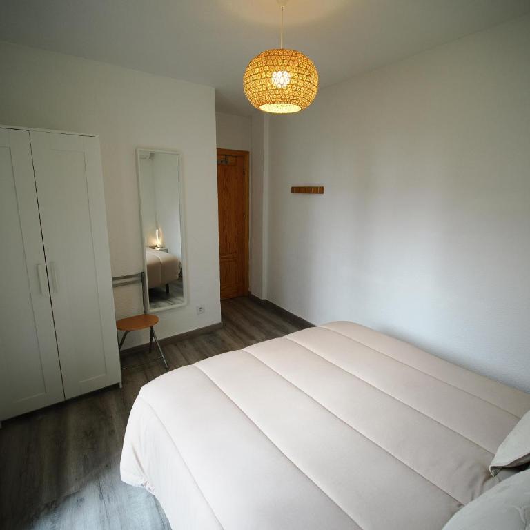 Calle San Basilio - Patios. Aparcamiento gratis - Apartamento de 2 dormitorios - 3