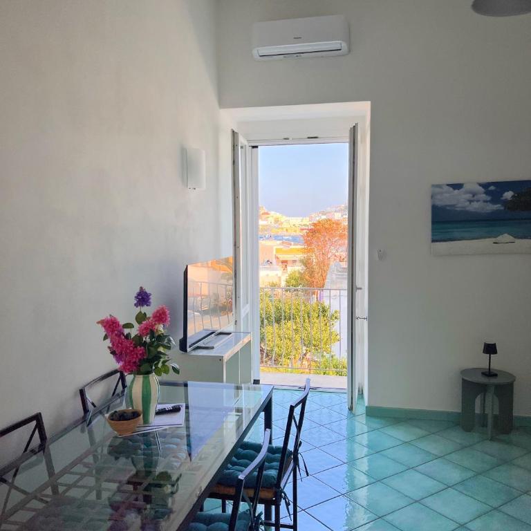 Sea Breeze Ponza - Appartamento con 1 Camera da Letto, Vista Mare e Terrazza - 3