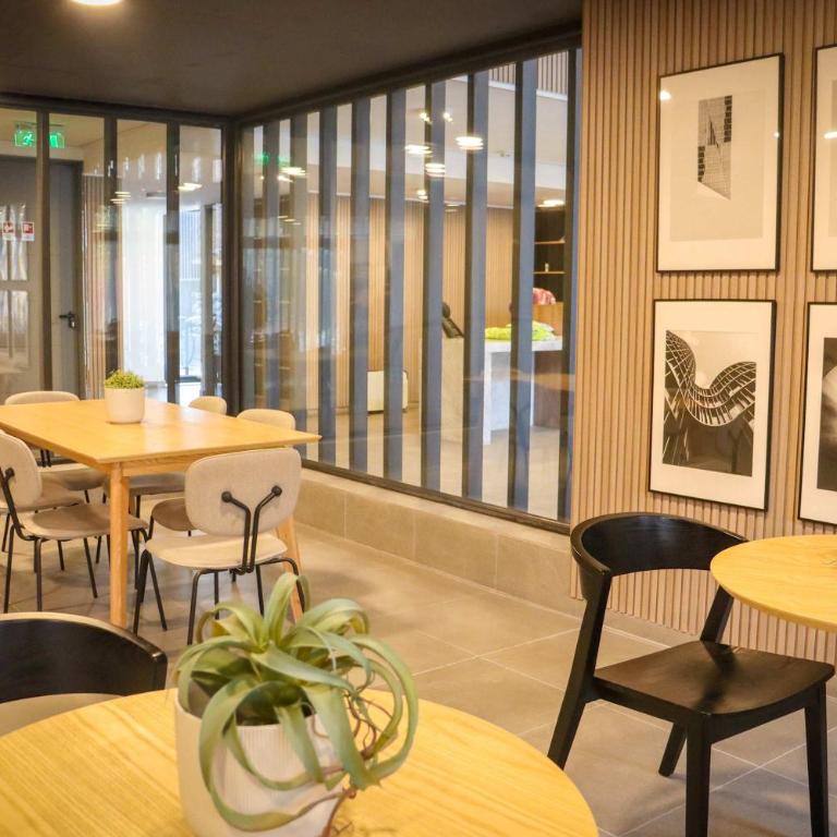 HOM I Wifi I Metro Monsenor Eyzaguirre I Cowork - Apartment - 56