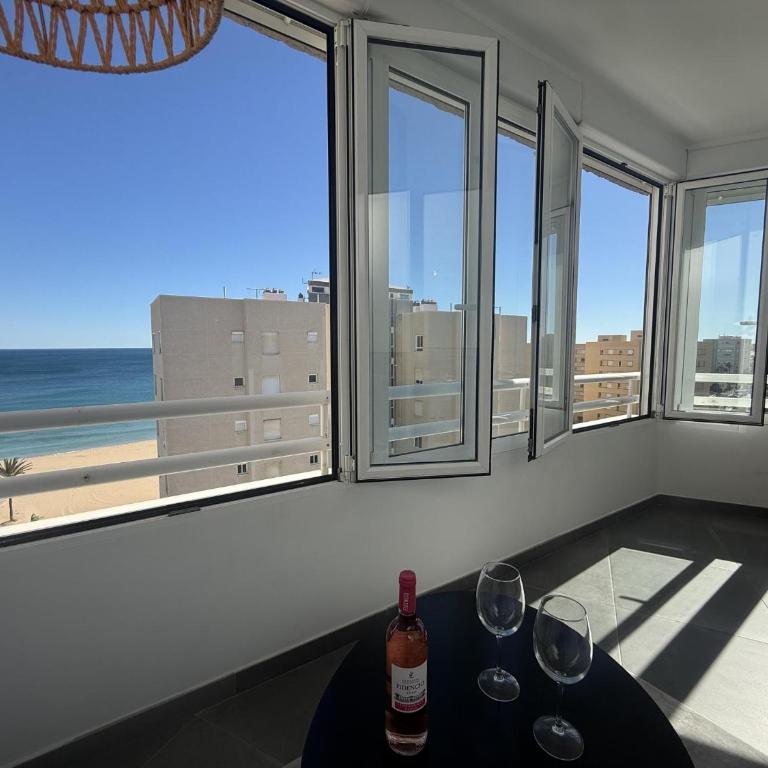 Urbanova primera línea 2 hab con piscina y vistas al mar by Turihome - Apartment - 7