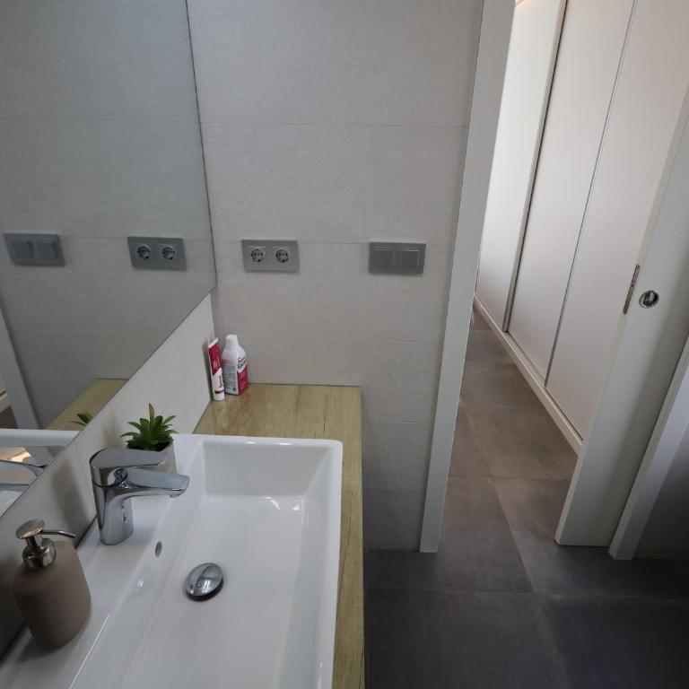 Urbanova primera línea 2 hab con piscina y vistas al mar by Turihome - Apartment - 22