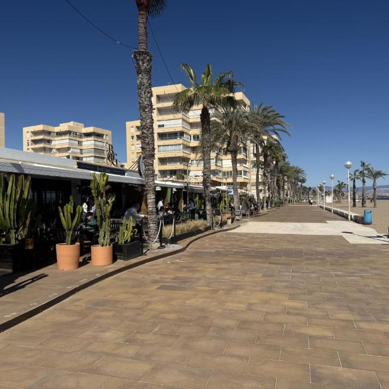 Urbanova primera línea 2 hab con piscina y vistas al mar by Turihome - Apartment - 35