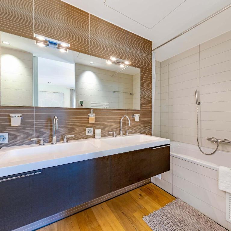 Modern 3-Bedroom Lakeview Apartment in Montreux by GuestLee - Apartment - 15